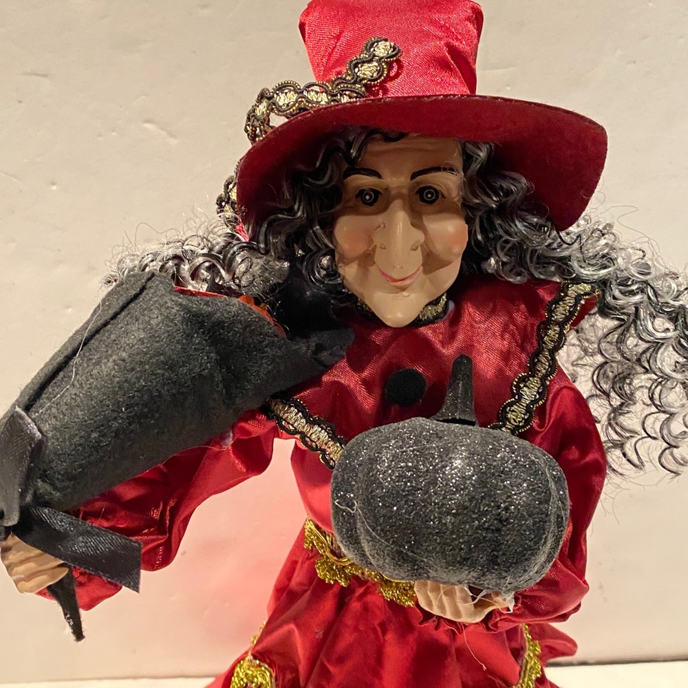 Vintage House Witch or Kitchen Witch - Picture 2 of 9